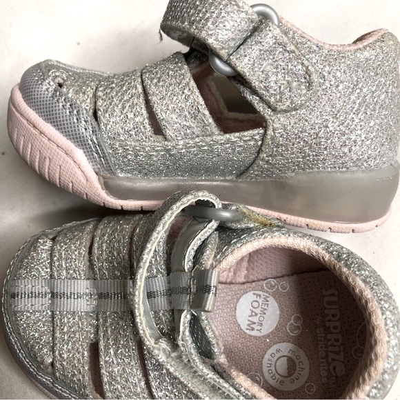 Stride Rite Surprize silver sparkle fisherman shoes - Picture 1 of 6